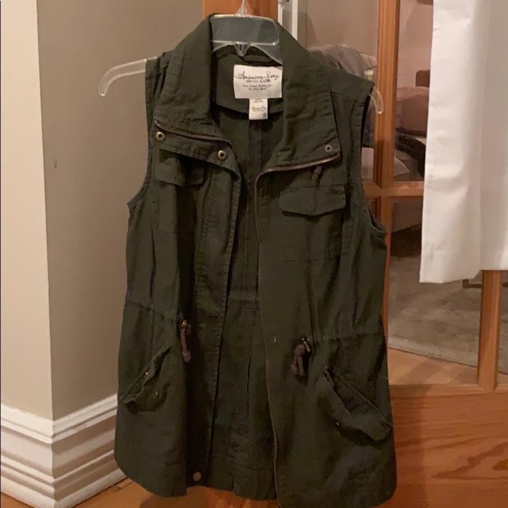 Army green light vest